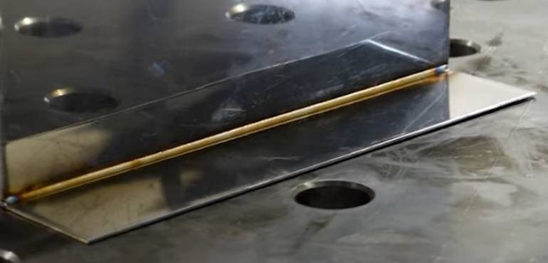 efekt laserowego spawania aluminium