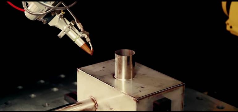 Robot spawalniczy podczas pracy